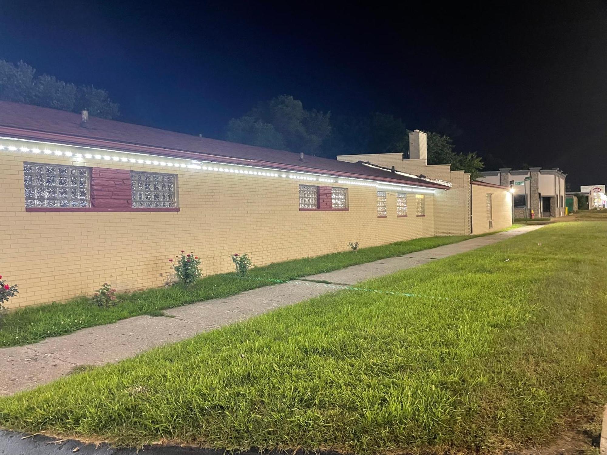 Deluxe Inn Motel Detroit Exterior photo